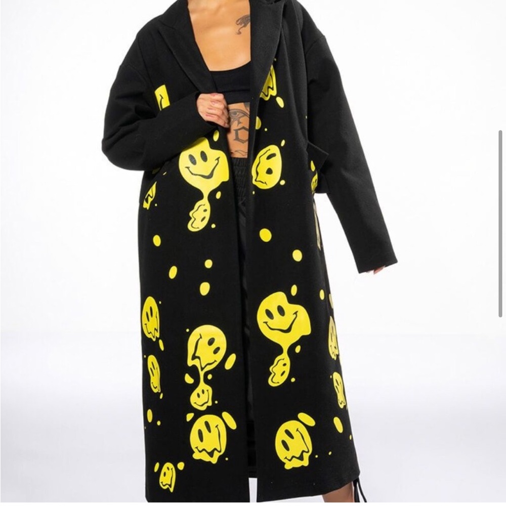 Happy face coat - Picture 3 of 7